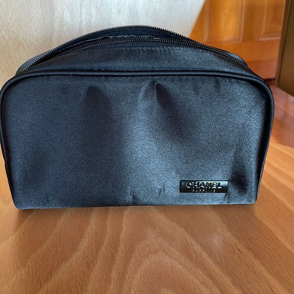 CHANEL Handbags - Chanel parfums cosmetic bag